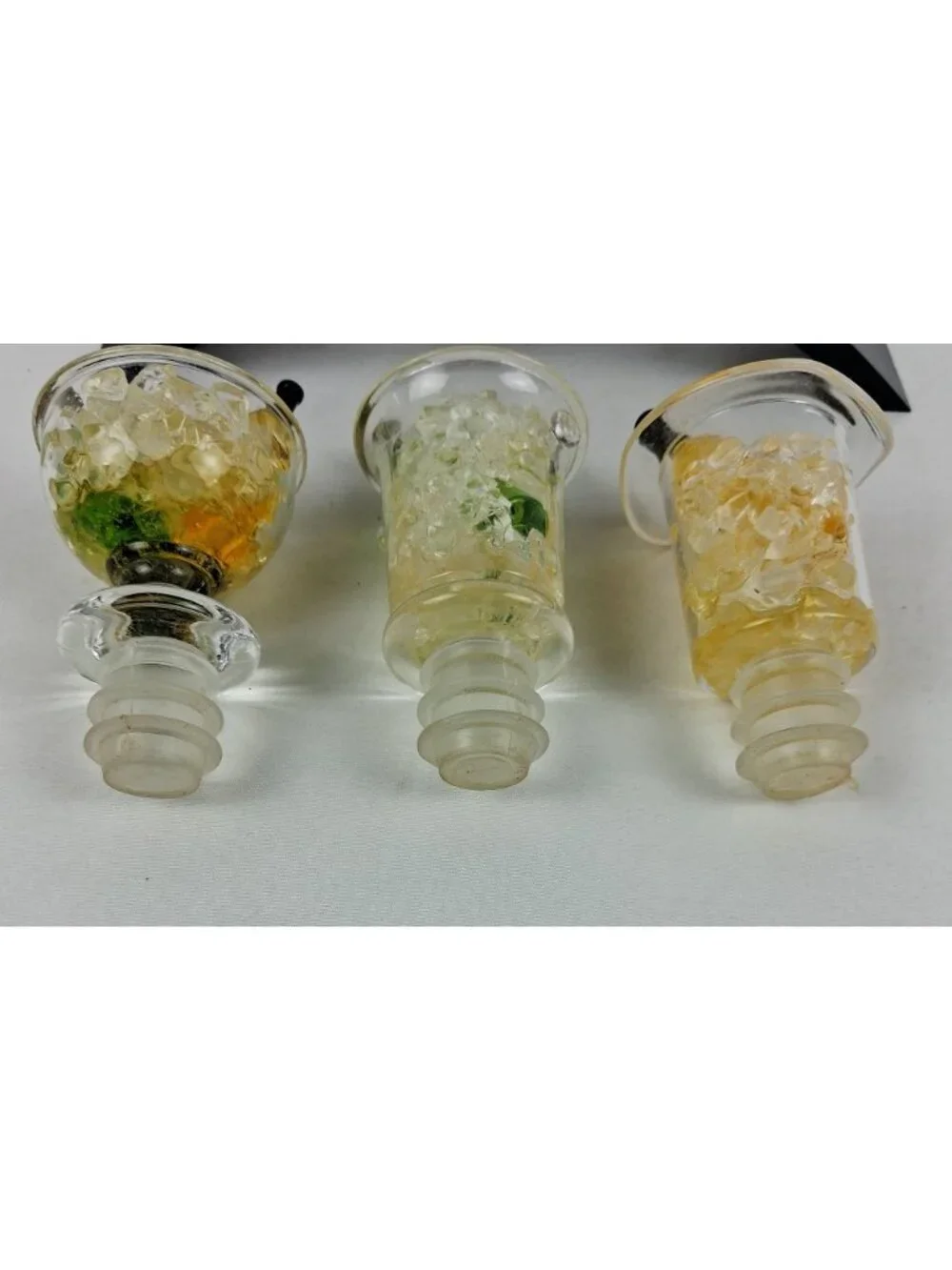 Unbranded this lucite